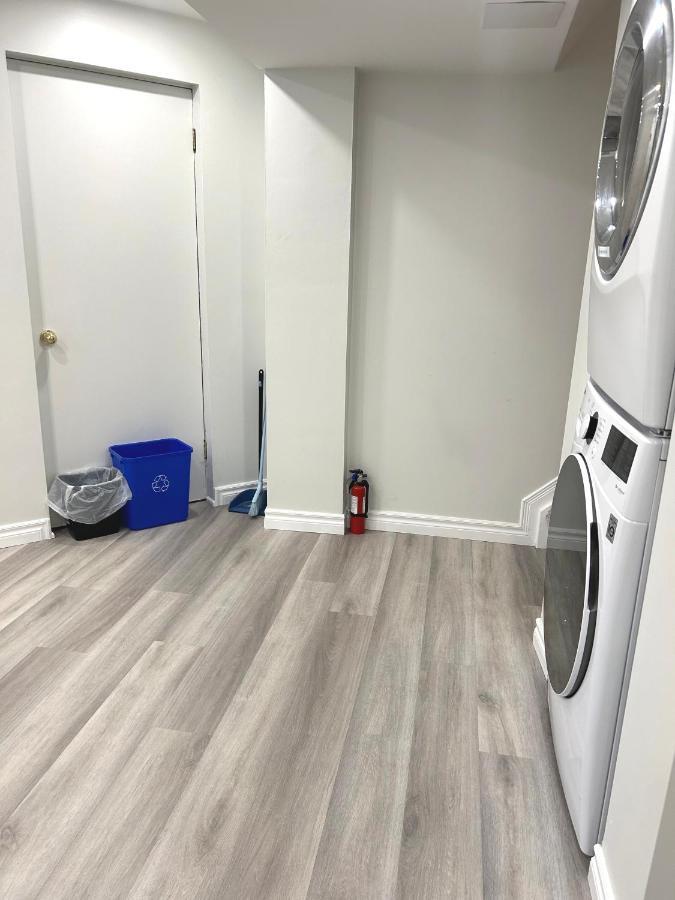 Perfect Location Comfort Private House Lower Level 2 Bedroom Unit Mississauga Exterior photo